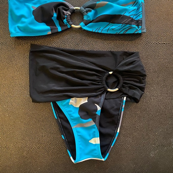 Low-rise bikini bottom, wide waistband, strapless top, goldtone, S, Brazilian - Picture 4 of 5